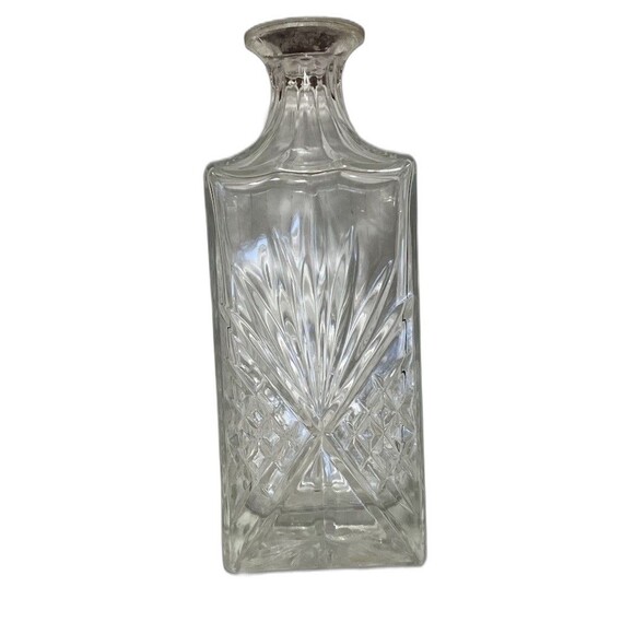 Dublin Crystal Whiskey Decanter 24oz no Stopper for liqueur or Water 9’x 4’ - Picture 4 of 16
